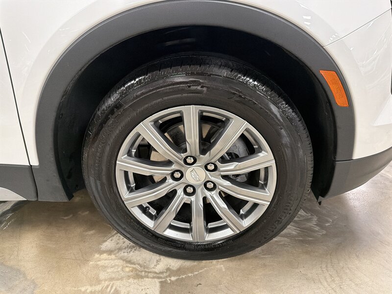 Used 2021 Cadillac XT4 Premium Luxury FWD image 16