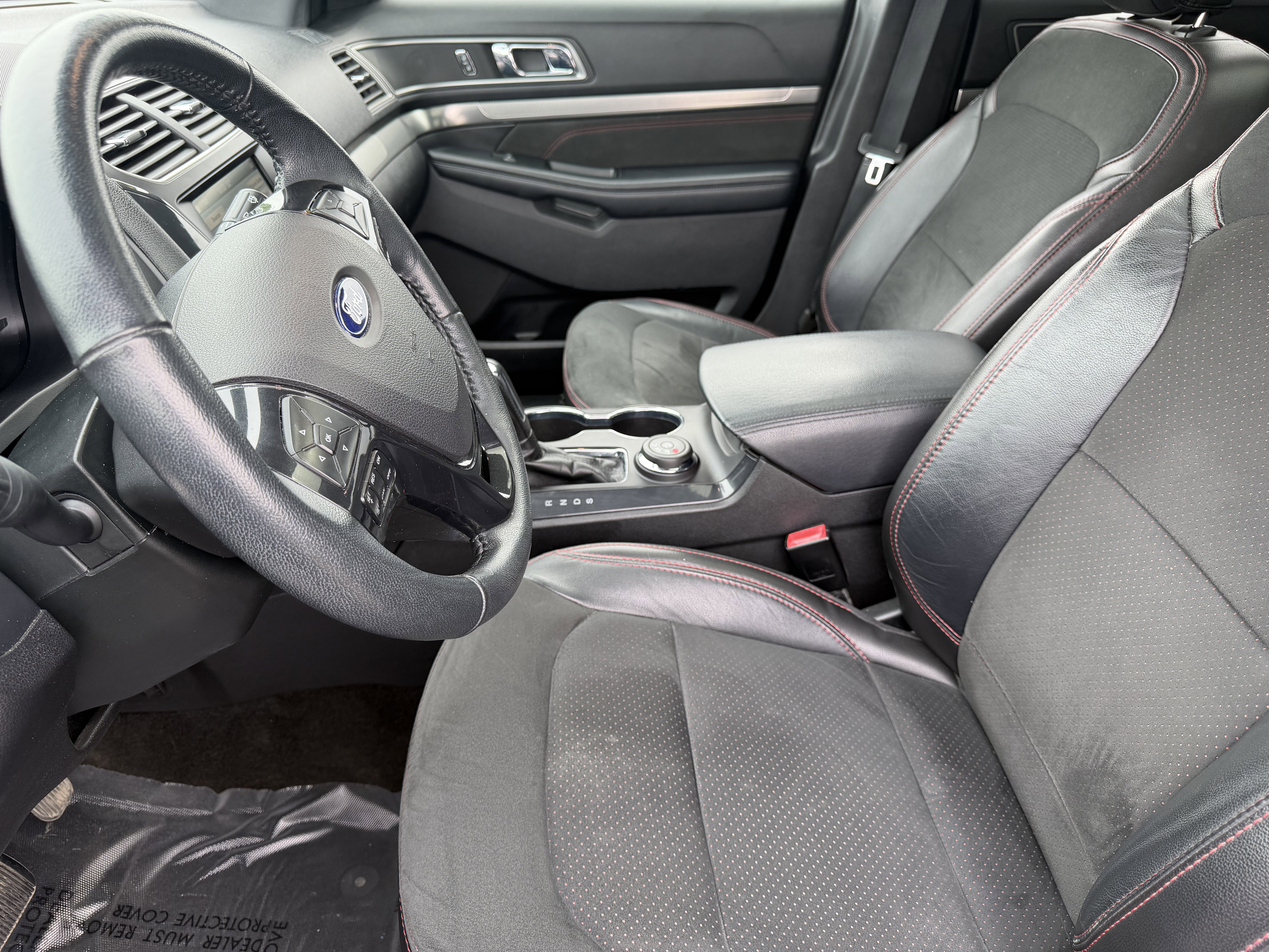 Used 2018 Ford Explorer XLT w/ Equipment Group 202A AWD/4WD image 10