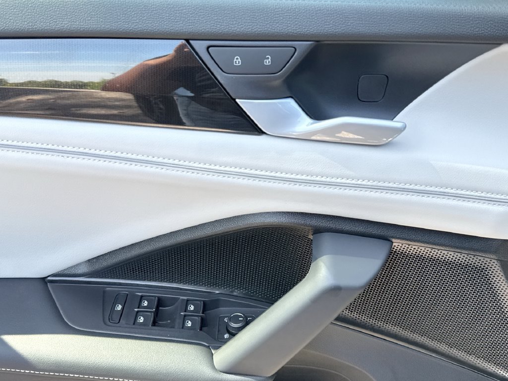 New 2026 Volkswagen Tiguan SEL R-Line AWD/4WD image 15