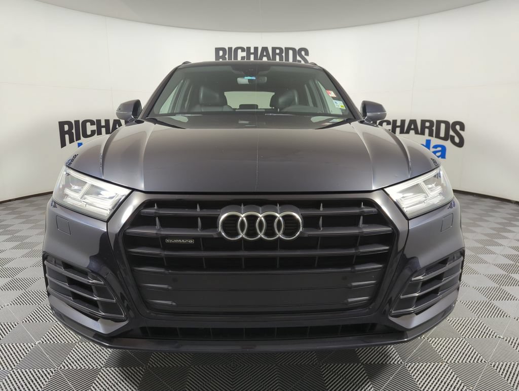 Used 2020 Audi Q5 2.0T Titanium Premium Plus w/ Premium Plus Package AWD/4WD image 3