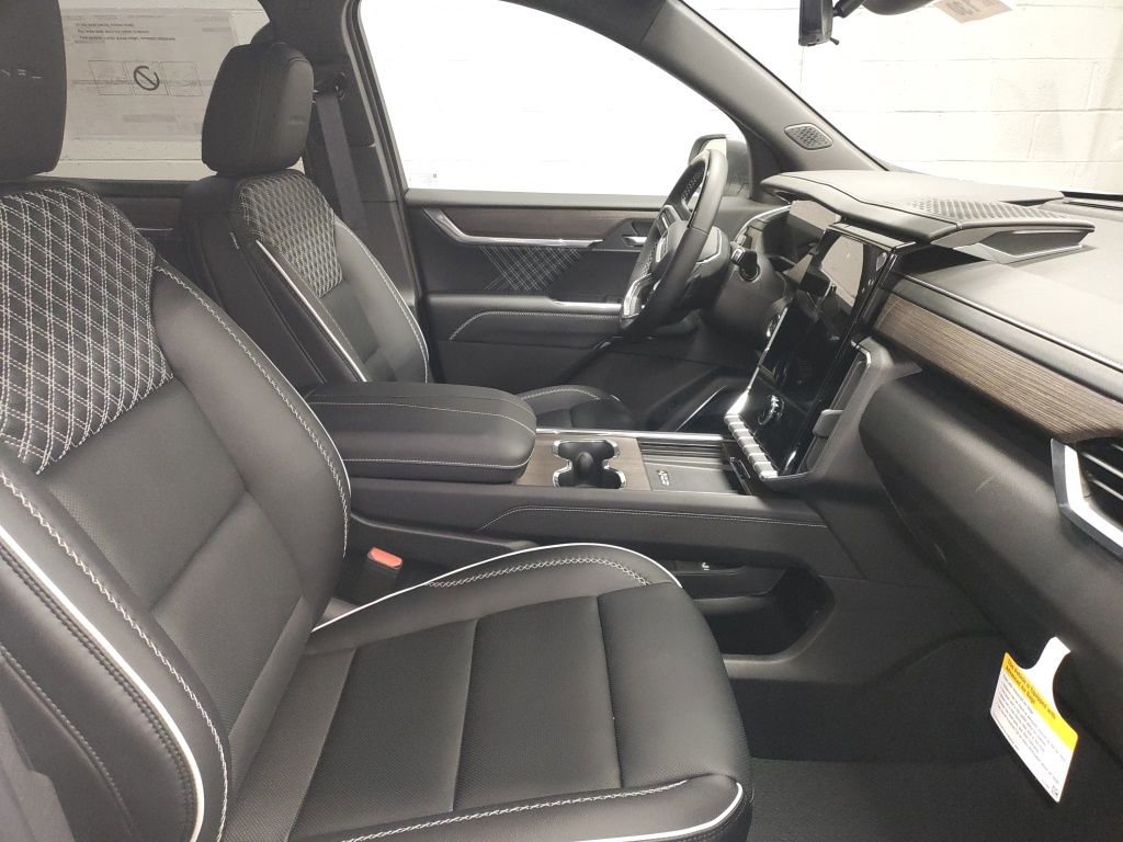 New 2026 GMC Acadia Denali w/ Super Cruise Package image 7