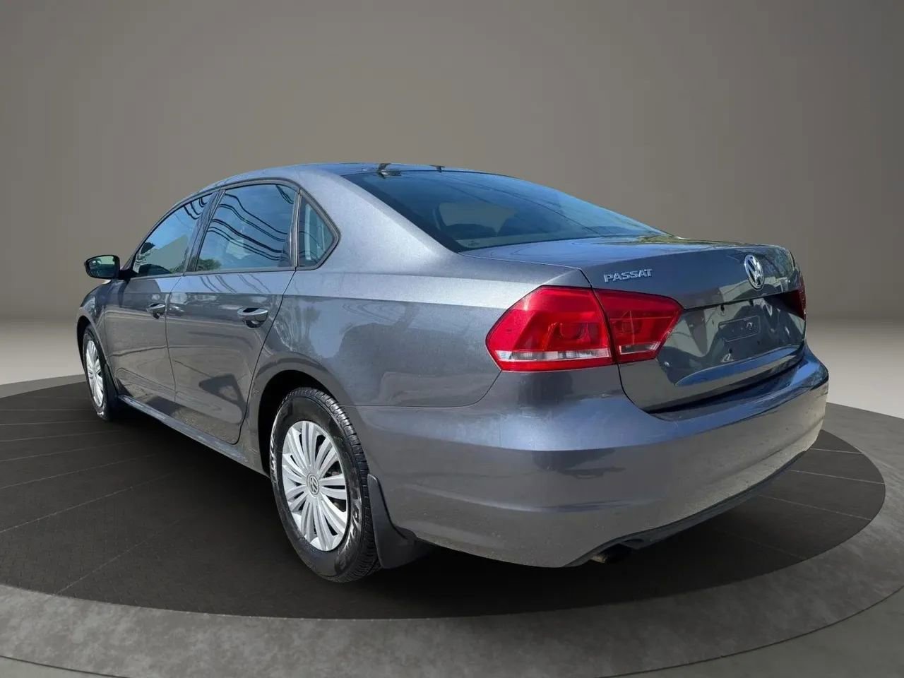 Used 2015 Volkswagen Passat 1.8T S image 3