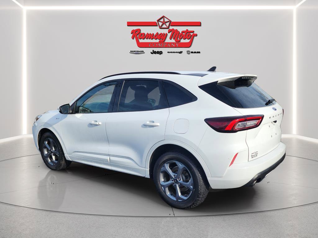 Used 2023 Ford Escape ST-Line Select image 3