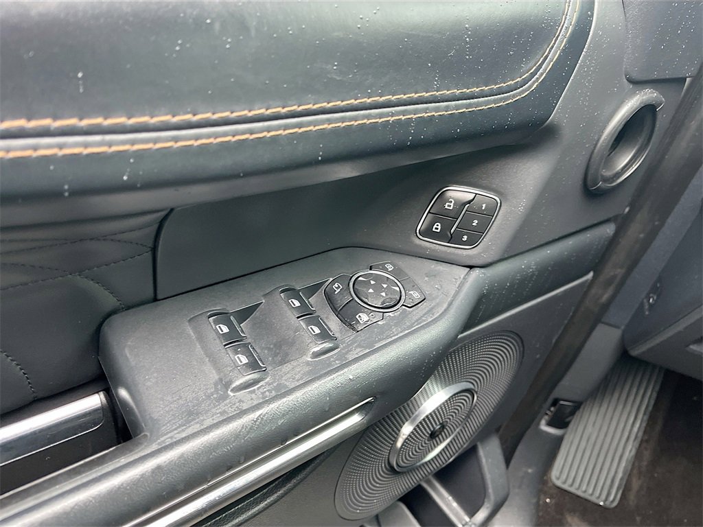 Used 2023 Ford Expedition Max Platinum image 18