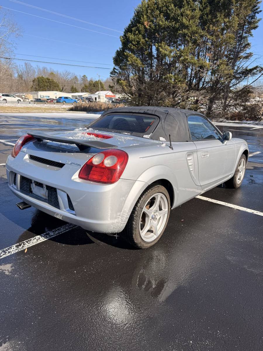 Used 2003 Toyota MR2 RWD image 7