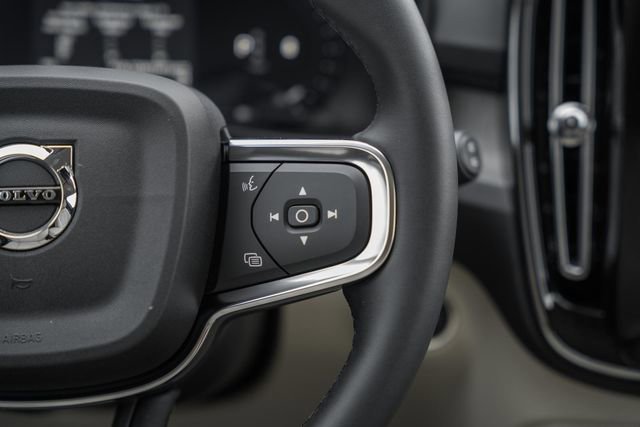 New 2026 Volvo XC40 B5 Ultra w/ Protection Package Premier image 30