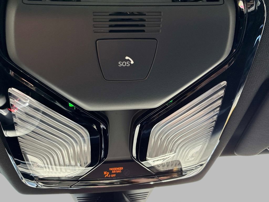 Used 2025 BMW M2 w/ Lighting Package RWD image 39