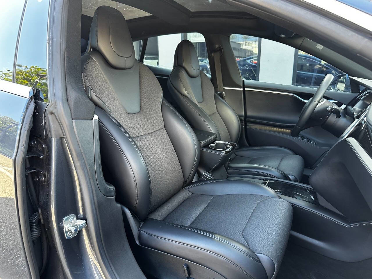 Used 2017 Tesla Model S 75D image 30