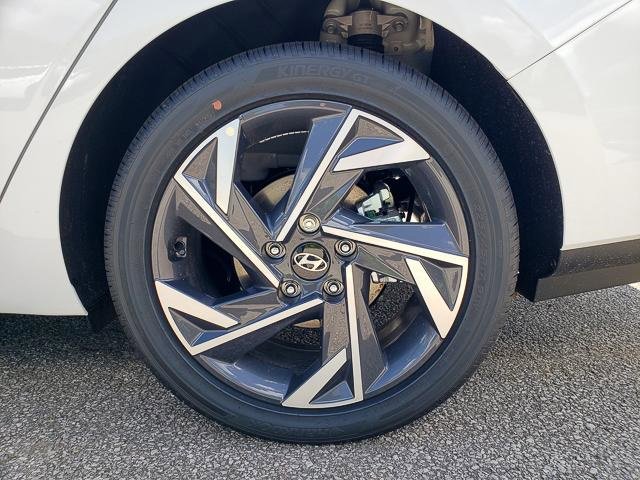 New 2025 Hyundai Elantra SEL image 12