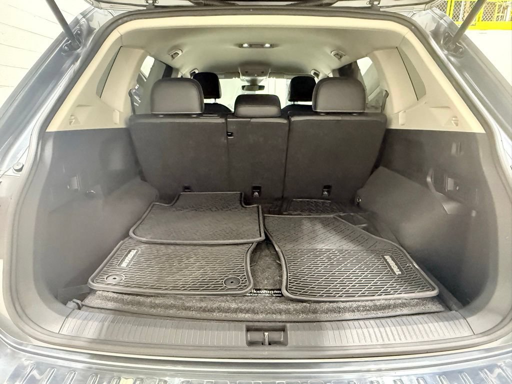 Used 2022 Volkswagen Tiguan SE AWD/4WD image 39