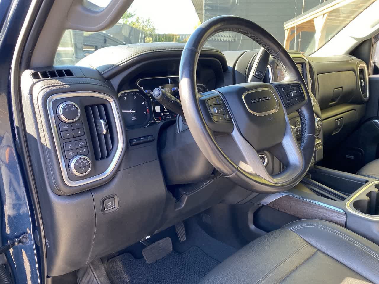 Used 2021 GMC Sierra 3500 Denali w/ Denali Ultimate Package AWD/4WD image 2