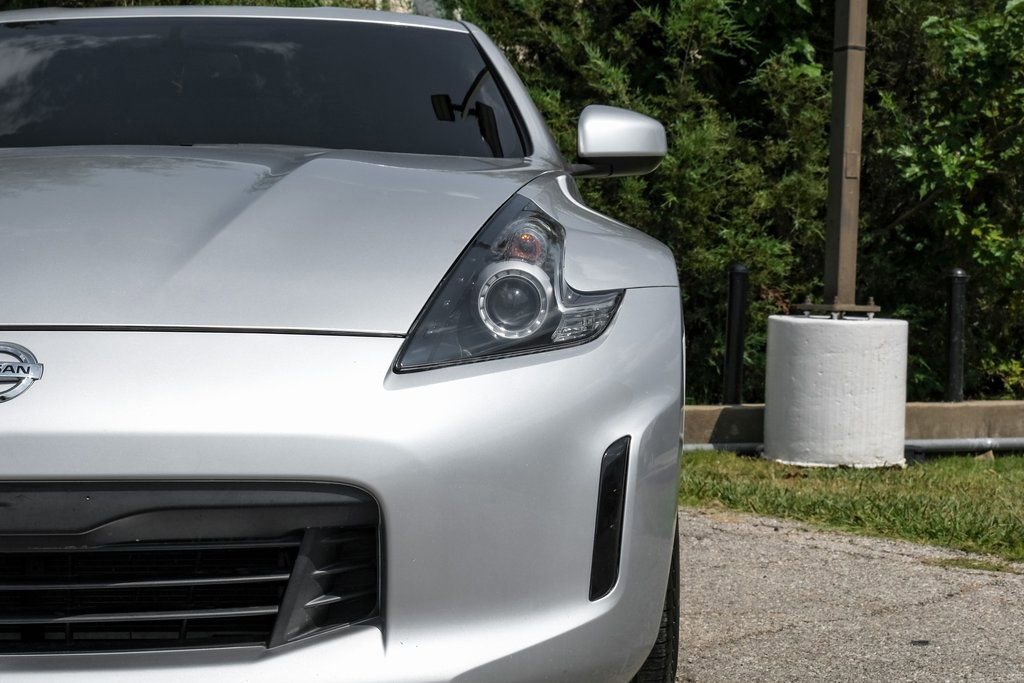 Used 2020 Nissan 370Z Coupe image 37
