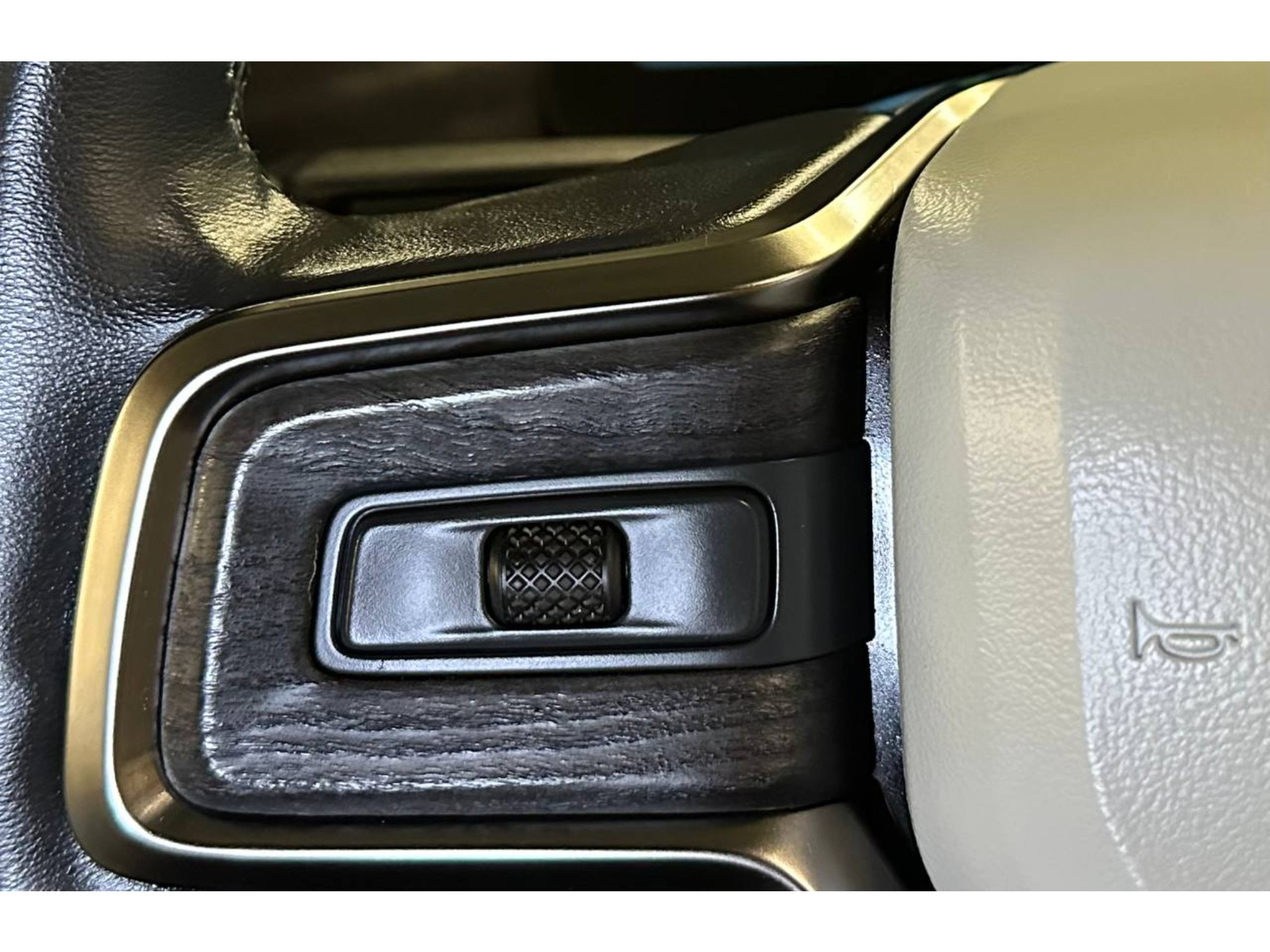 Used 2023 Rivian R1T Adventure Dual AWD/4WD image 25