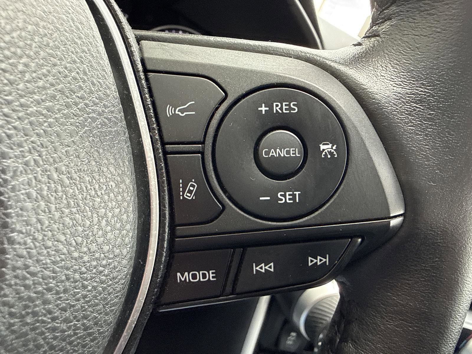 Used 2022 Toyota RAV4 XLE w/ Convenience Package image 21