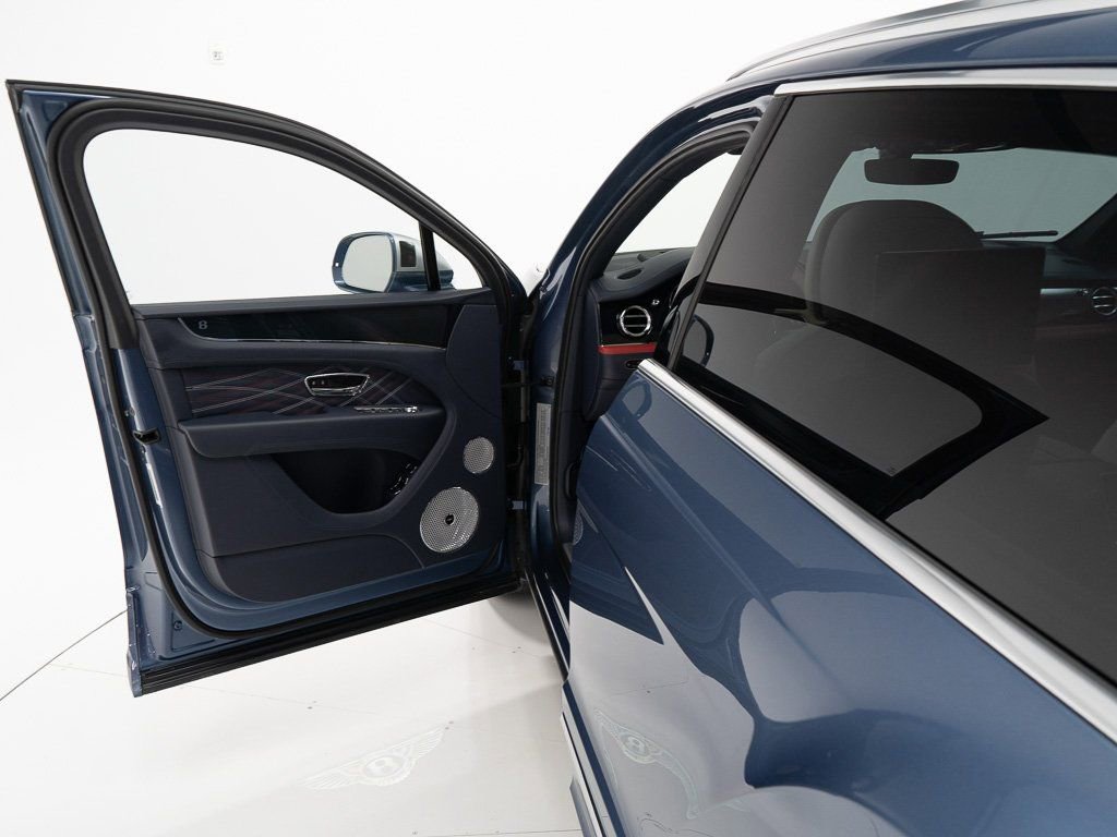 Certified 2025 Bentley Bentayga Extended Wheelbase image 10