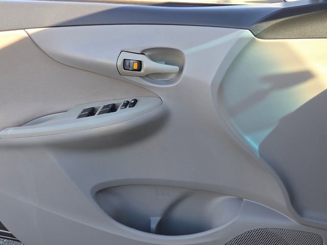 Used 2013 Toyota Corolla L FWD image 24