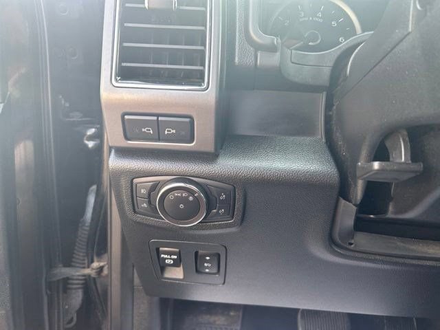 Used 2019 Ford F150 XLT w/ Equipment Group 302A Luxury AWD/4WD image 19