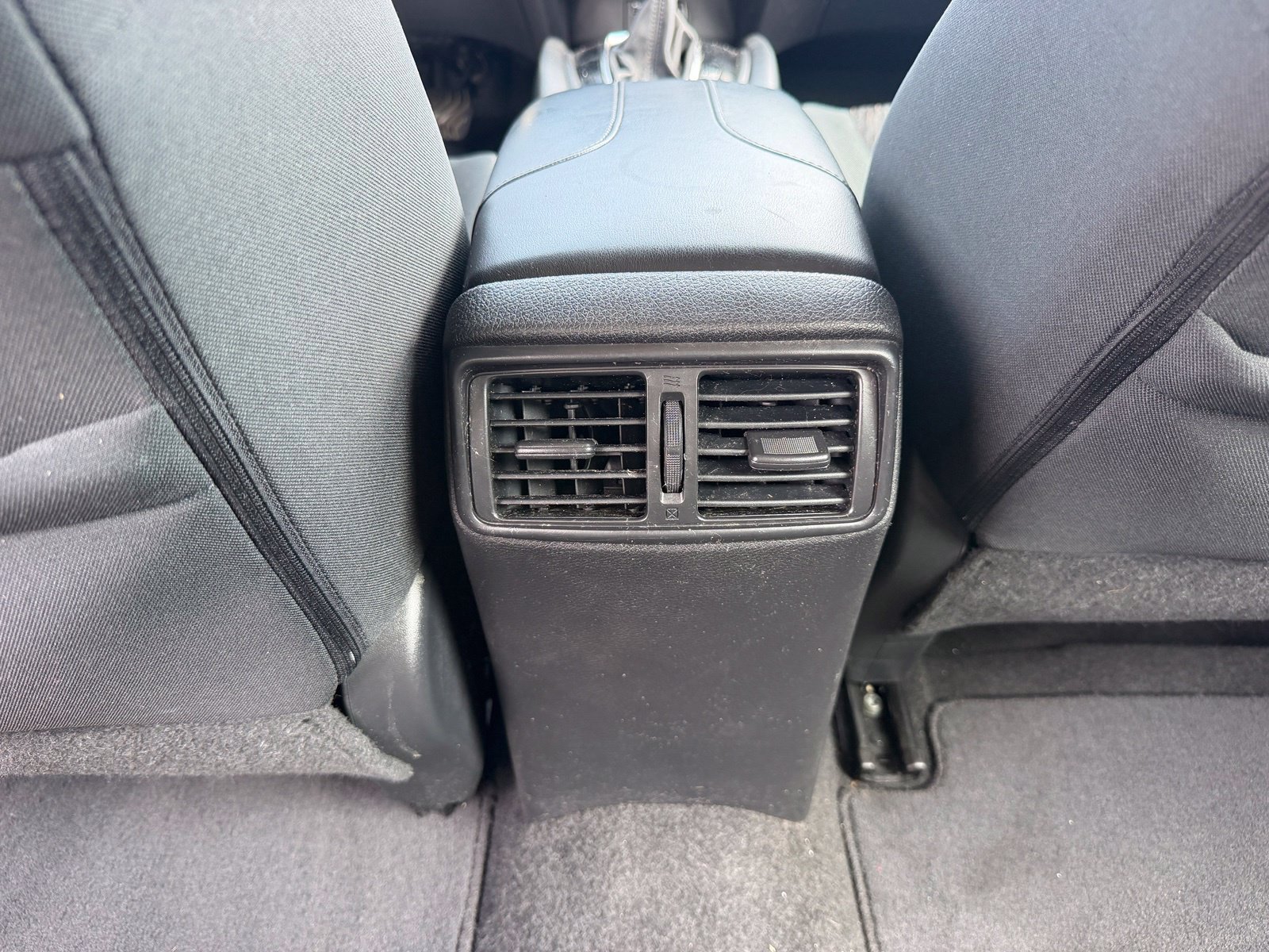 Used 2017 Nissan Rogue S AWD/4WD image 5