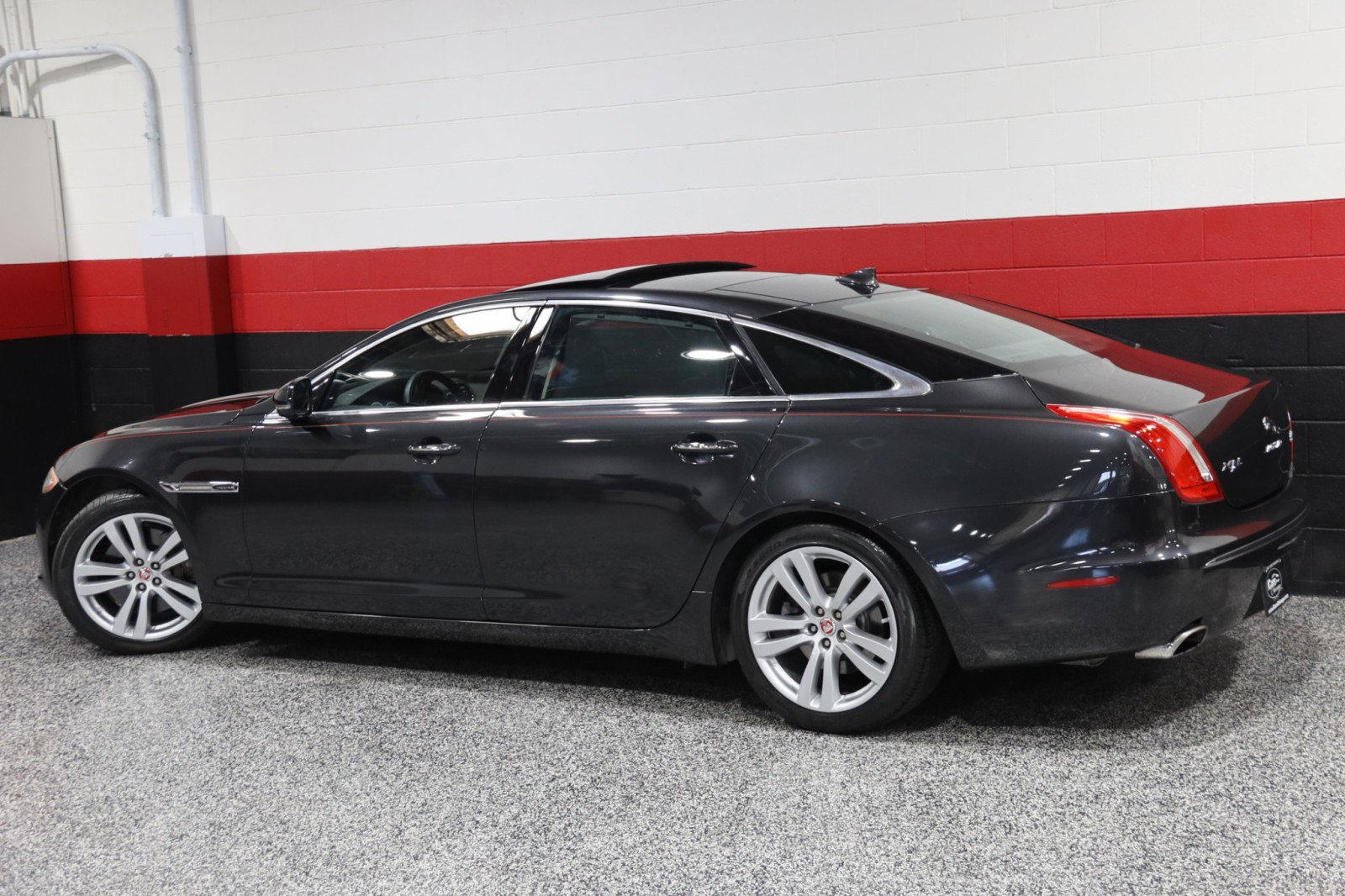 Used 2014 Jaguar XJ L Portfolio image 24