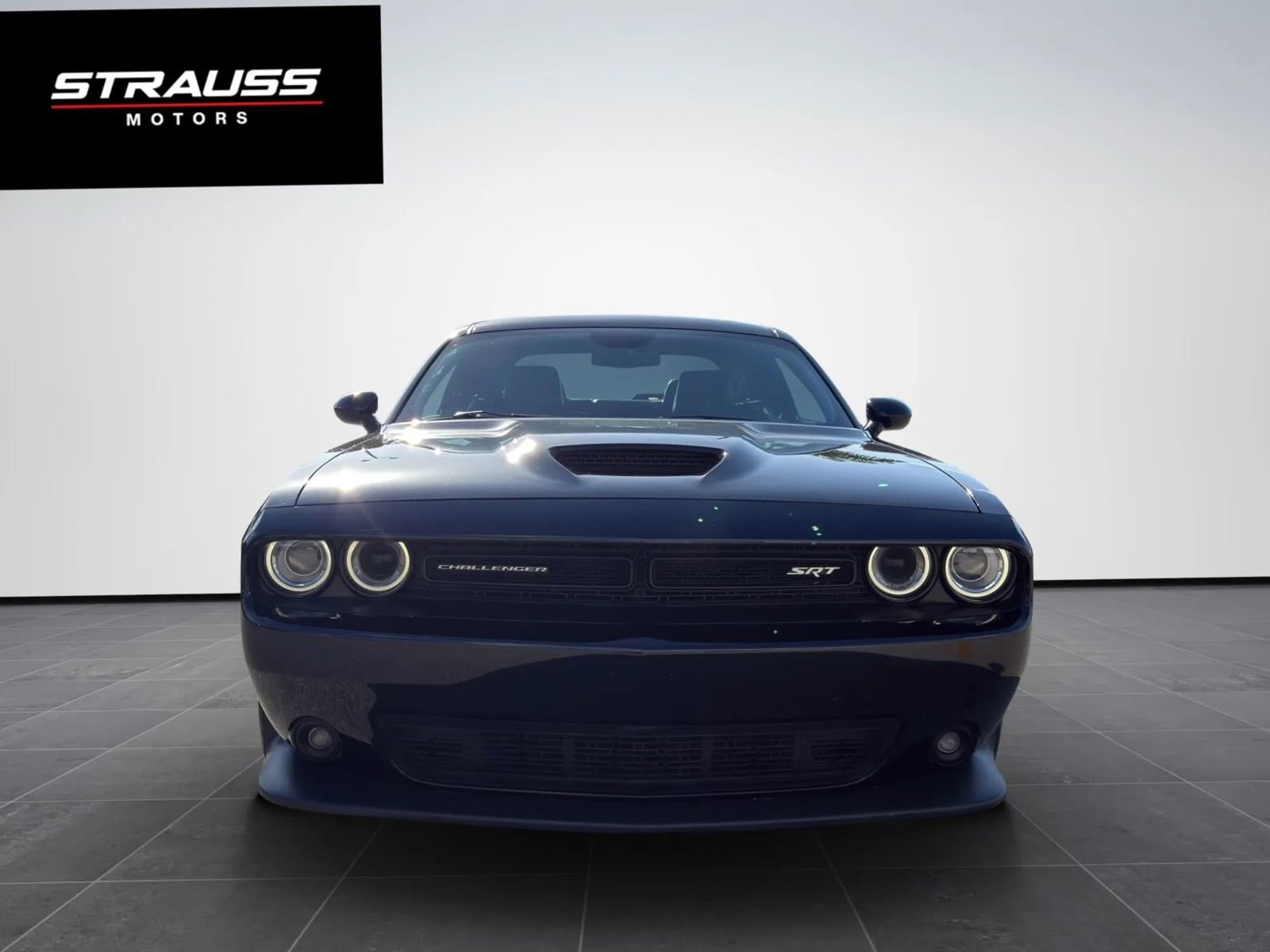 Used 2016 Dodge Challenger SRT w/ Technology Group image 3