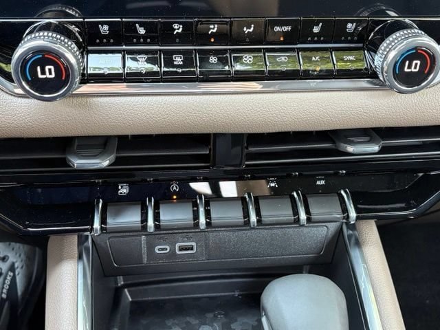 New 2026 GMC Canyon Denali AWD/4WD image 26