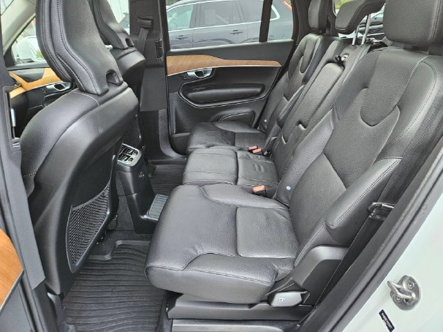 Used 2024 Volvo XC90 T8 Plus w/ Protection Package Premier AWD/4WD image 14