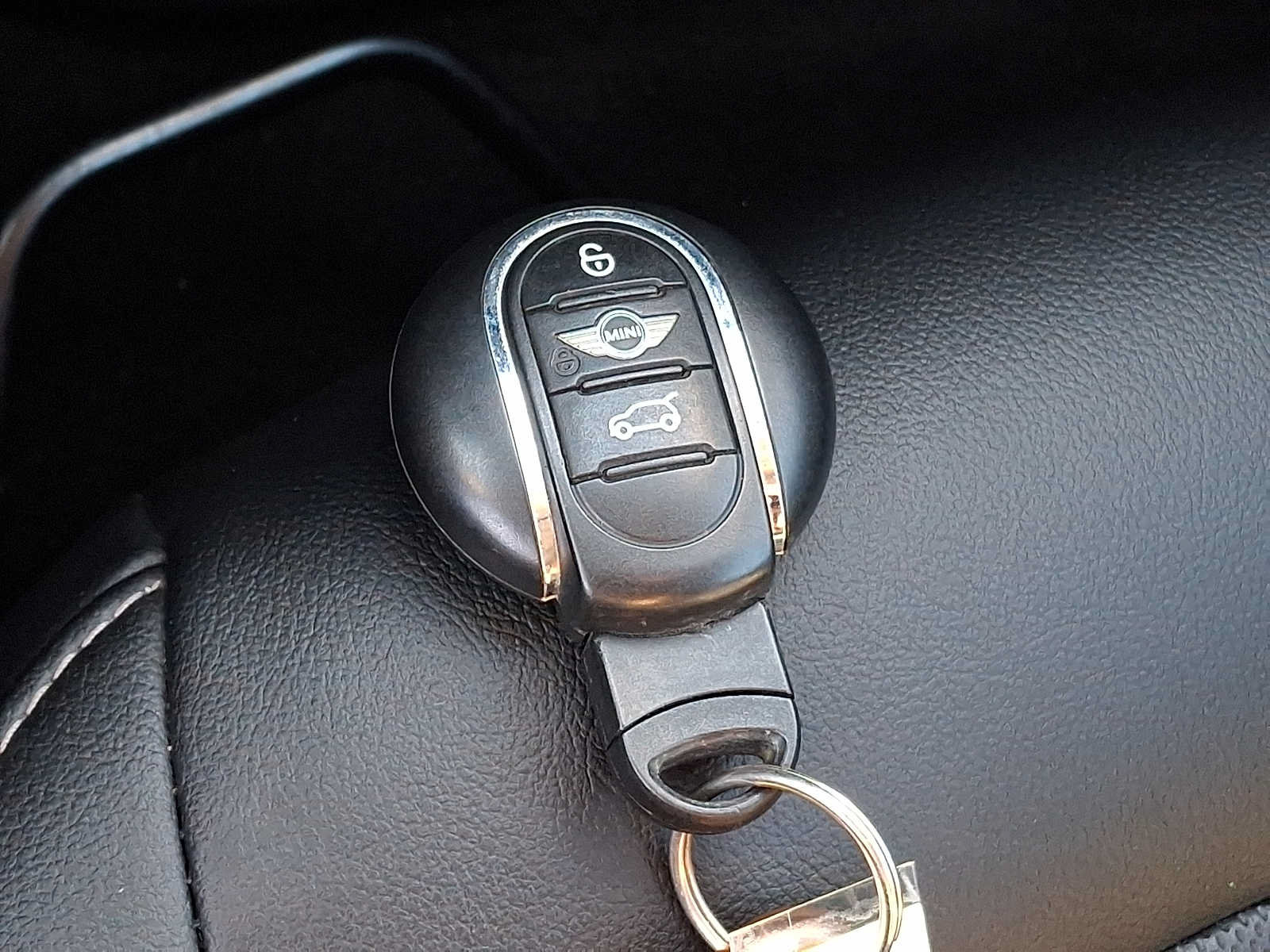 Used 2016 MINI Cooper 2-Door Hardtop FWD image 24
