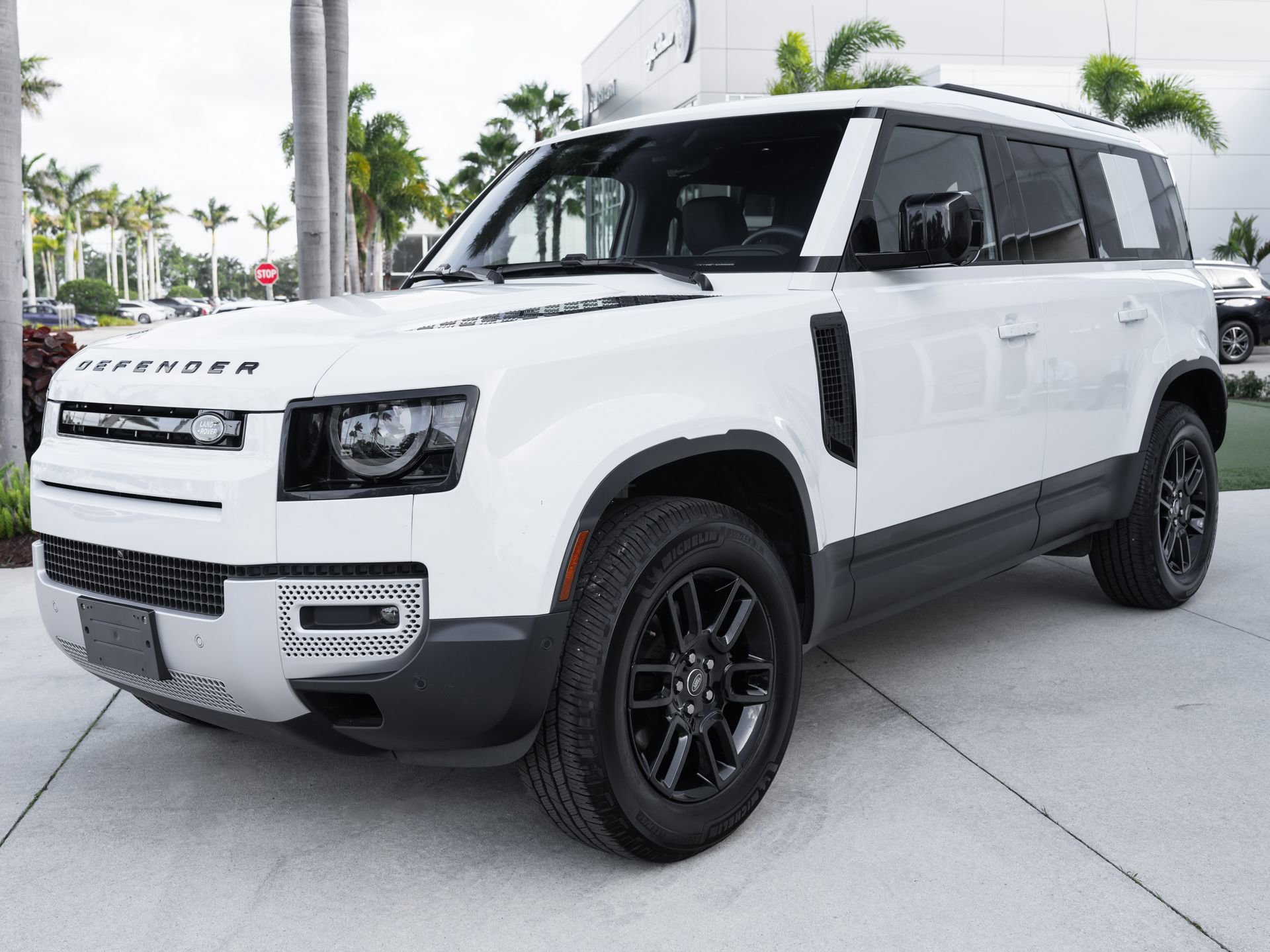 Used 2025 Land Rover Defender 110 S AWD/4WD image 6