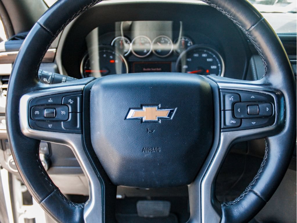 Used 2022 Chevrolet Suburban LS RWD image 13
