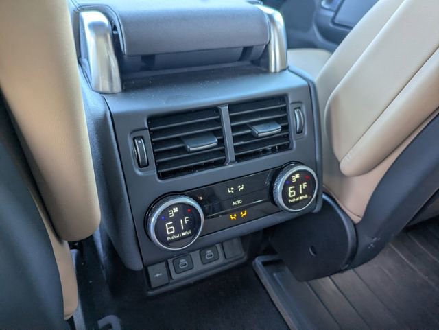 Used 2025 Land Rover Discovery Dynamic SE image 13