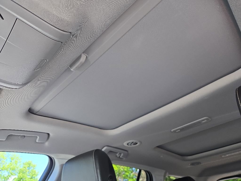Used 2022 GMC Acadia SLT w/ Technology Package AWD/4WD image 43