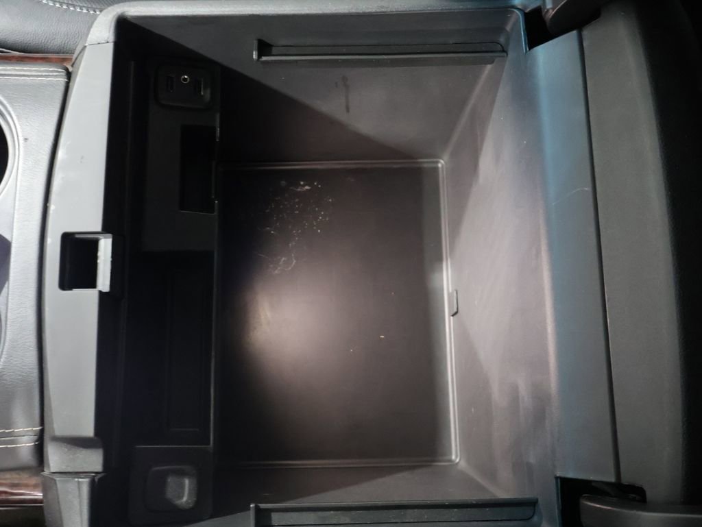 Used 2016 GMC Yukon SLT image 36