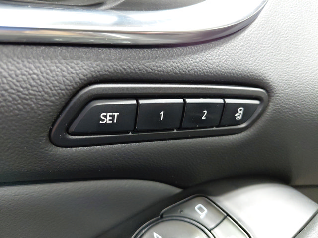 Used 2020 Buick Enclave Avenir w/ Avenir Technology Package AWD/4WD image 28