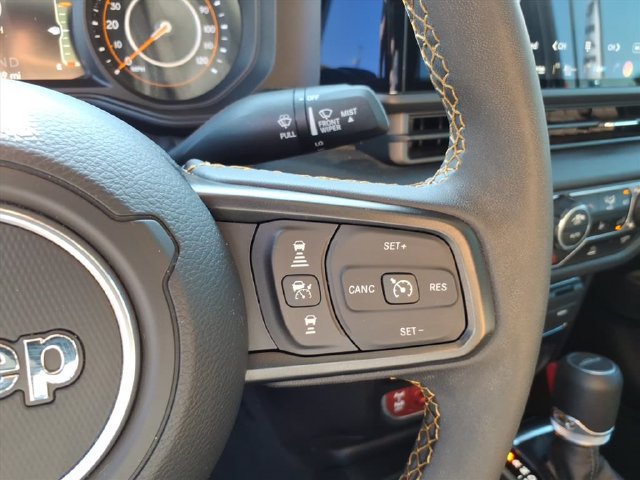 Used 2025 Jeep Gladiator Sport AWD/4WD image 21