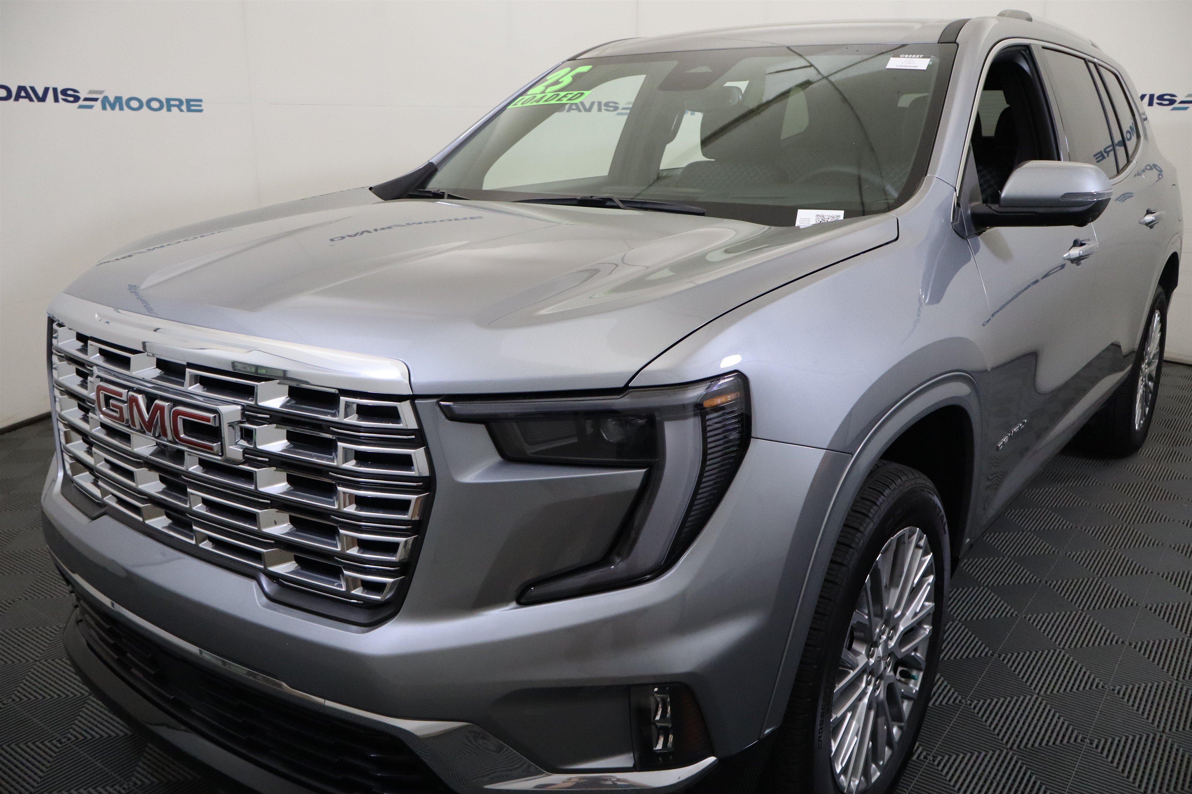 Used 2025 GMC Acadia Denali w/ LPO, Floor Liner Package AWD/4WD image 12