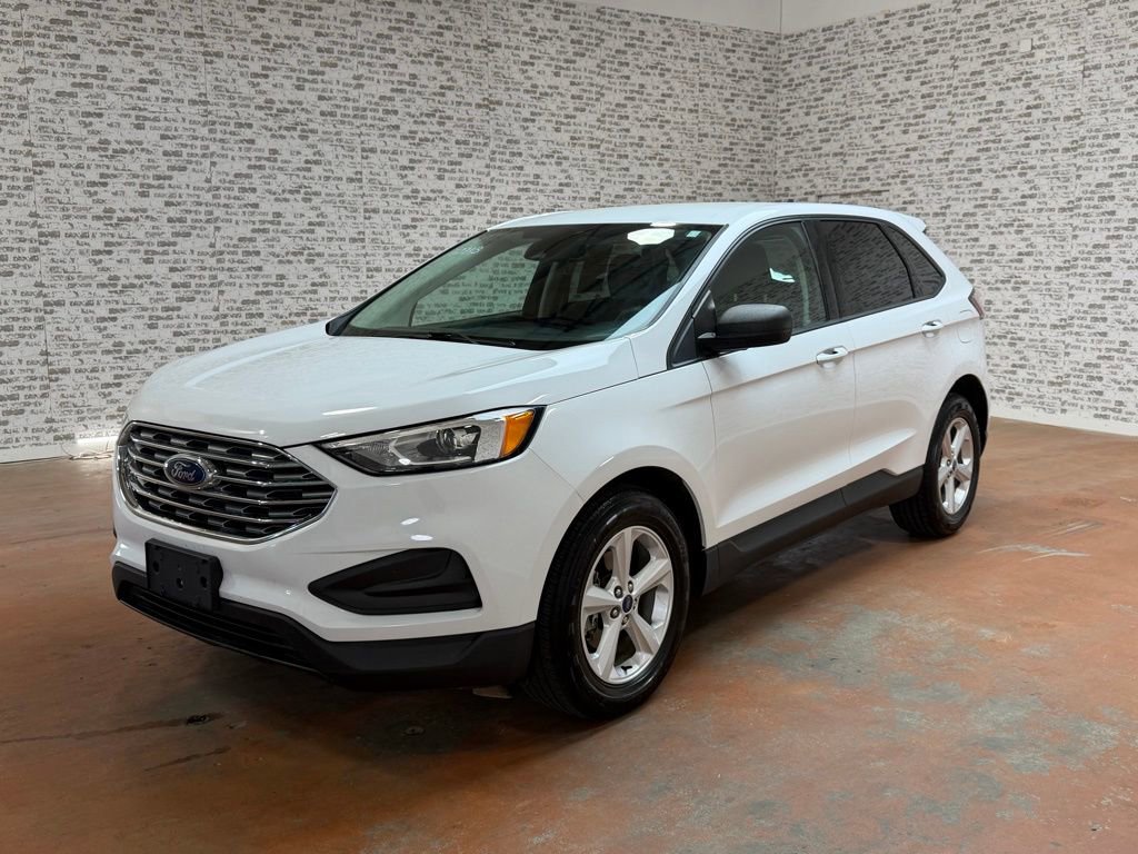 Used 2020 Ford Edge SE image 3