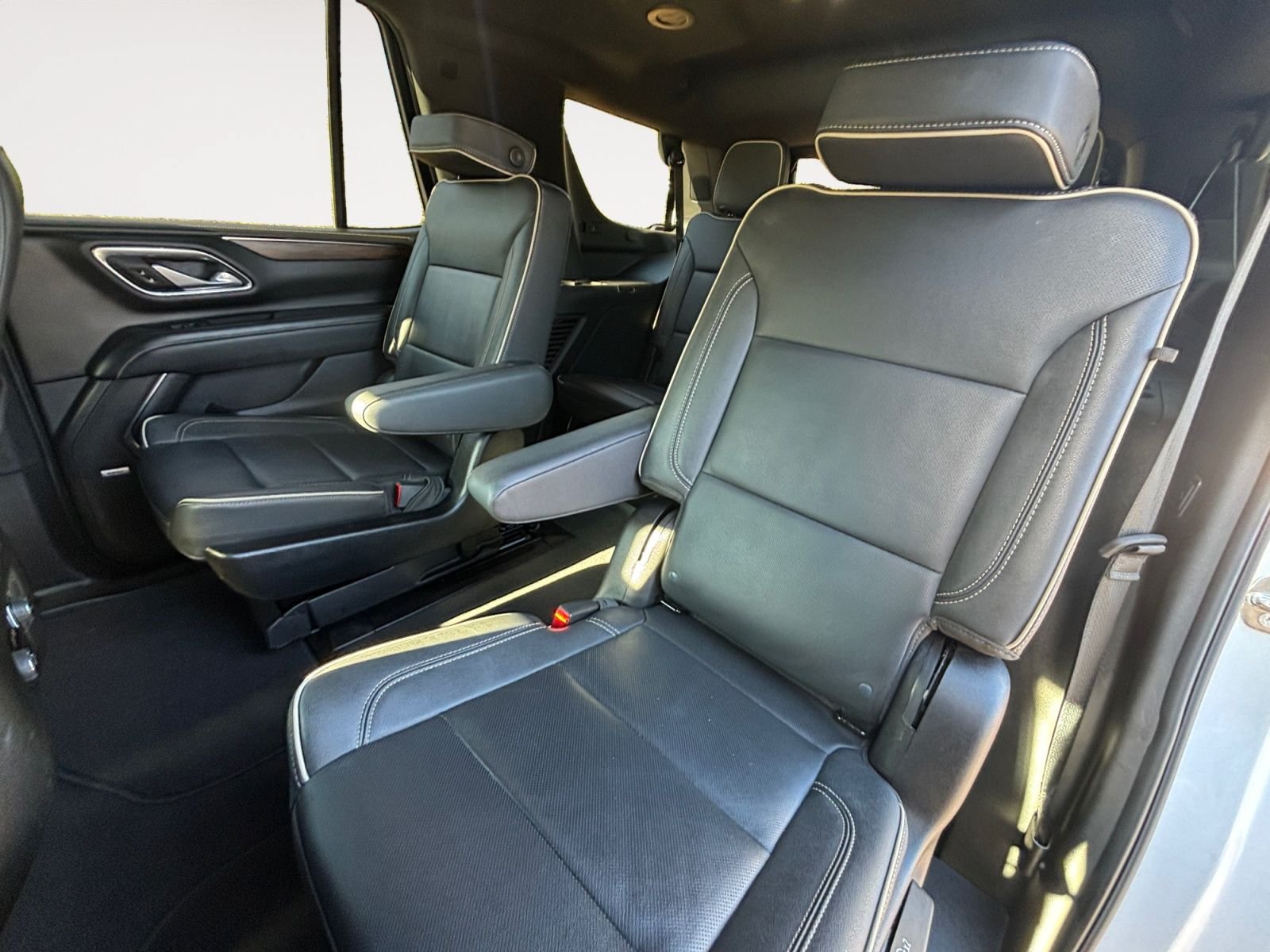 Used 2024 Chevrolet Tahoe Premier AWD/4WD image 13
