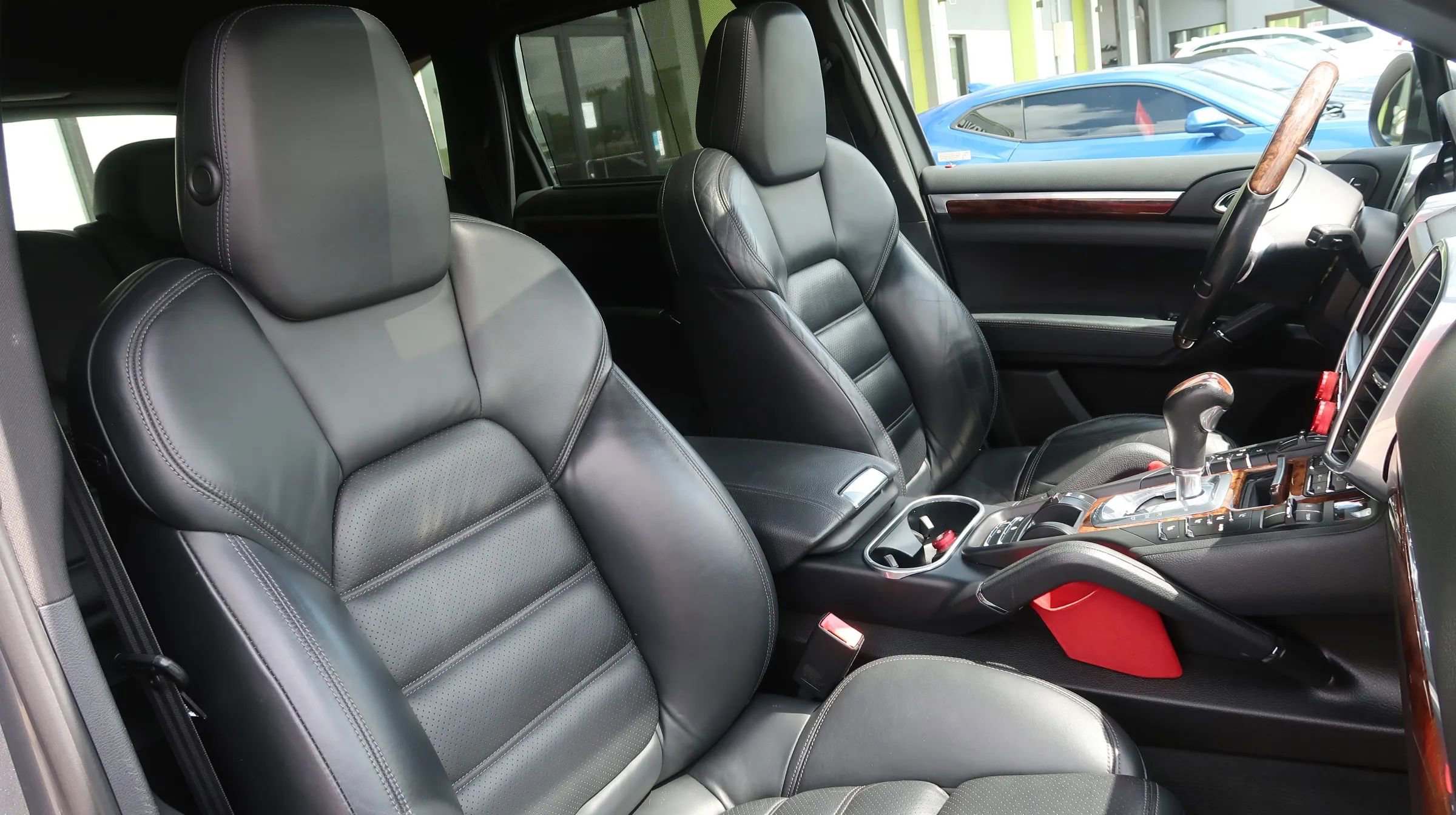 Used 2011 Porsche Cayenne S AWD/4WD image 27