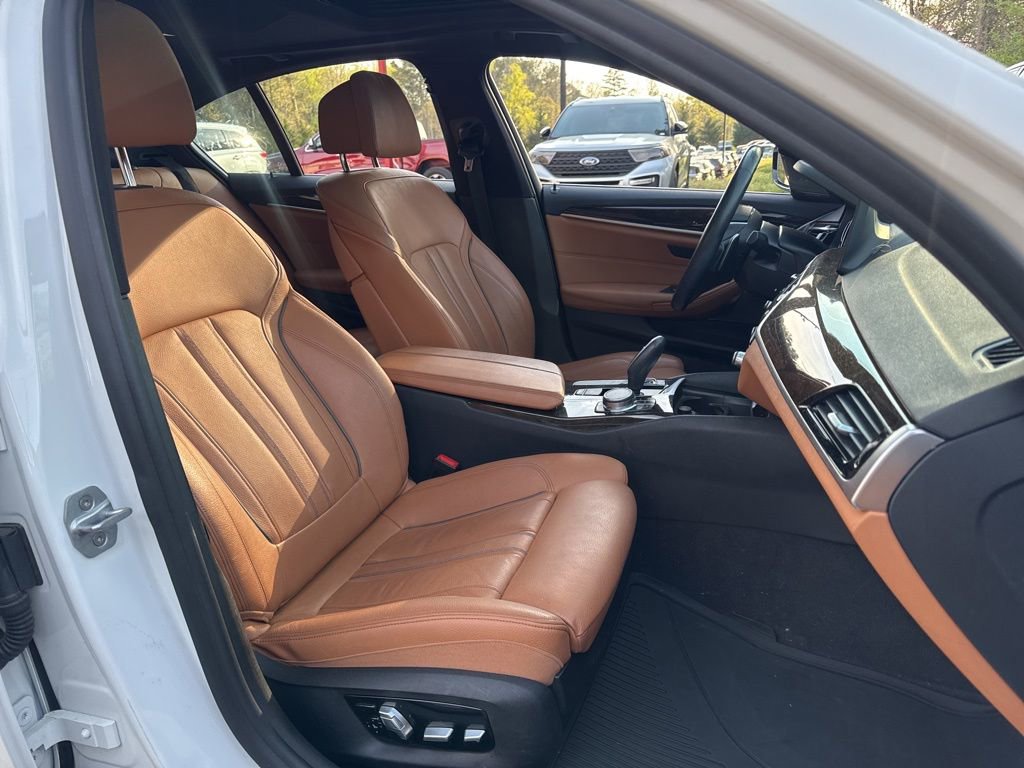 Used 2018 BMW 540i image 8