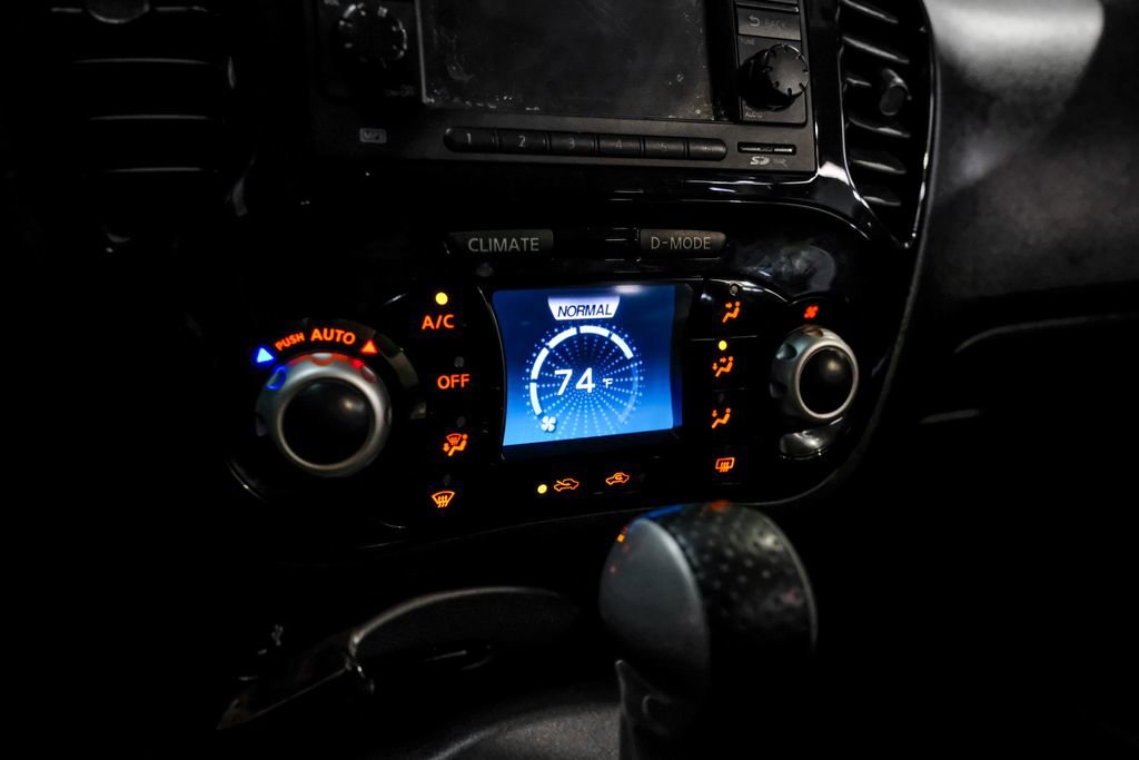 Used 2013 Nissan Juke SV FWD image 23