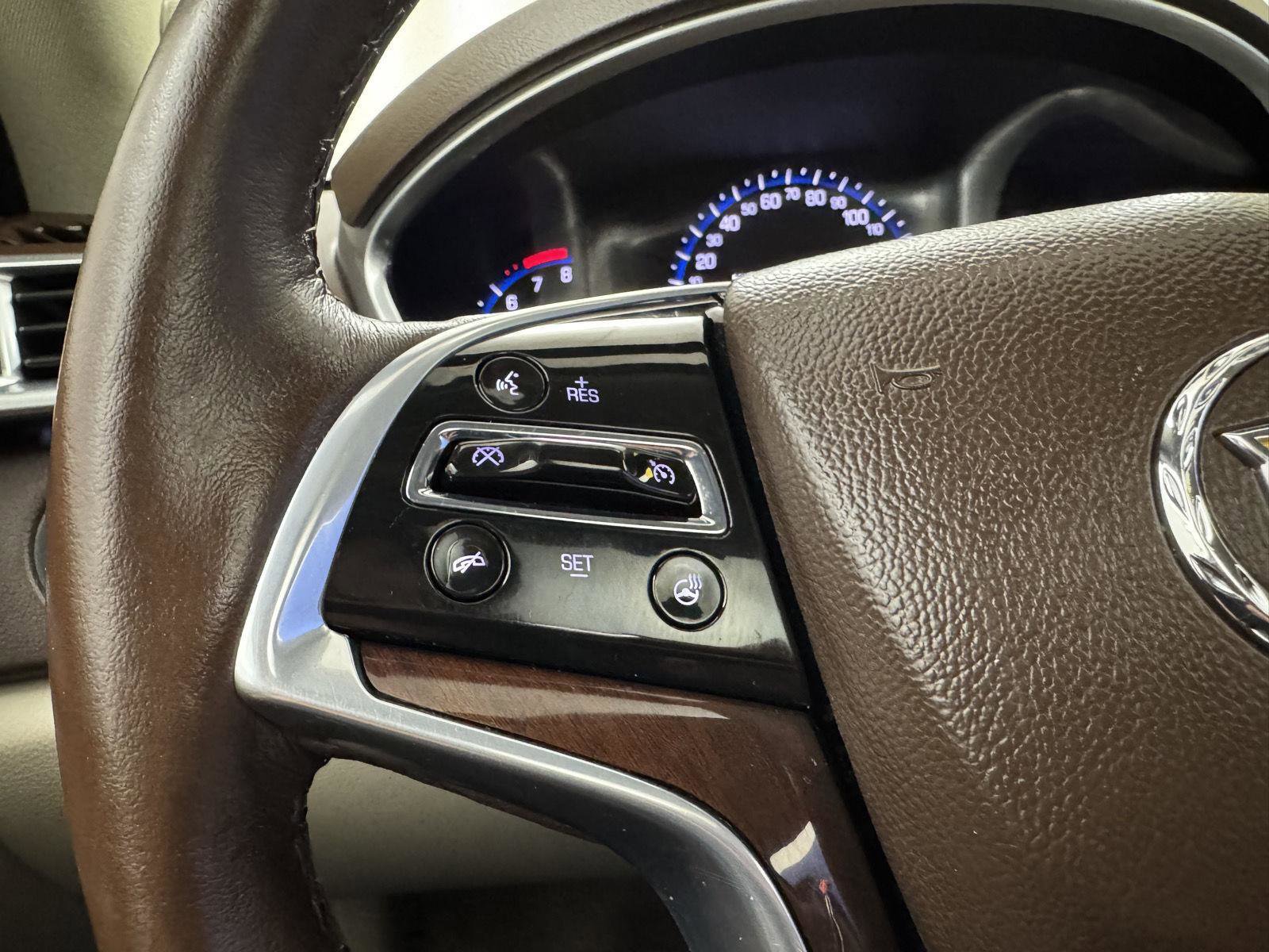 Used 2016 Cadillac SRX Luxury image 21