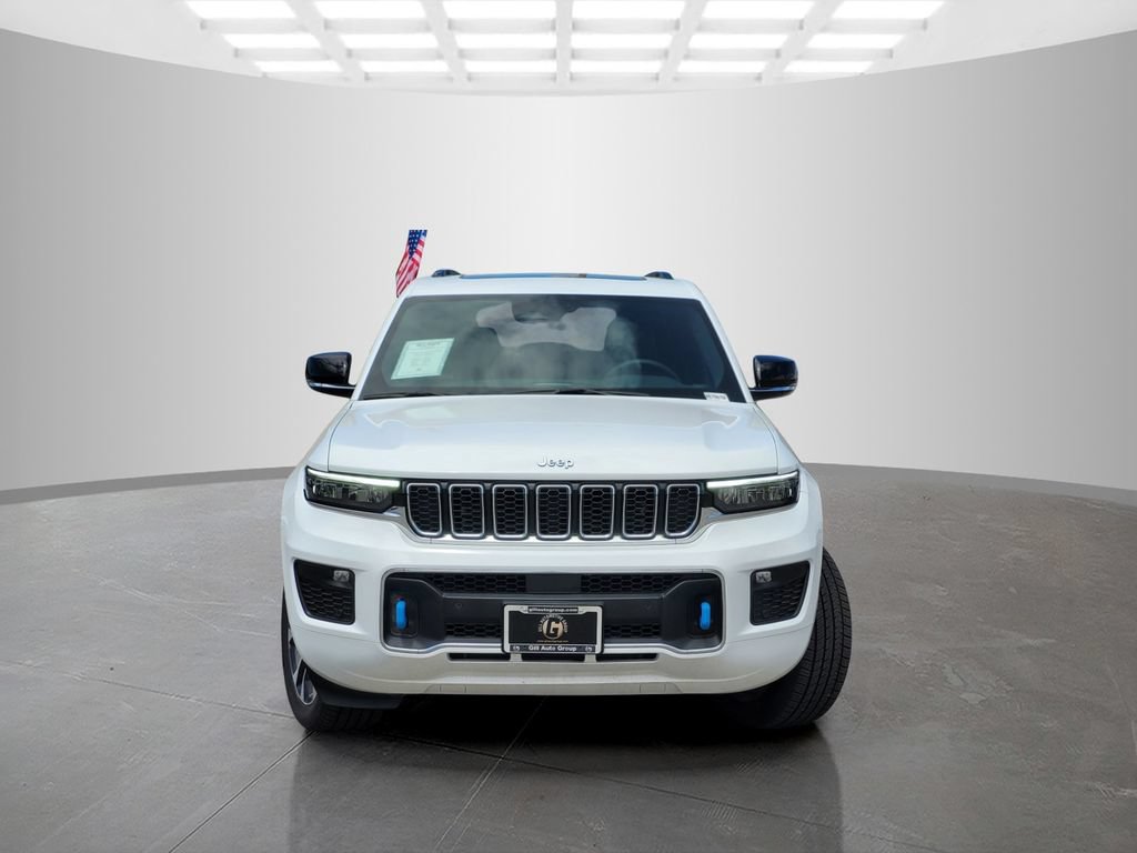 Used 2022 Jeep Grand Cherokee Overland w/ MOPAR Finishing Package AWD/4WD image 2