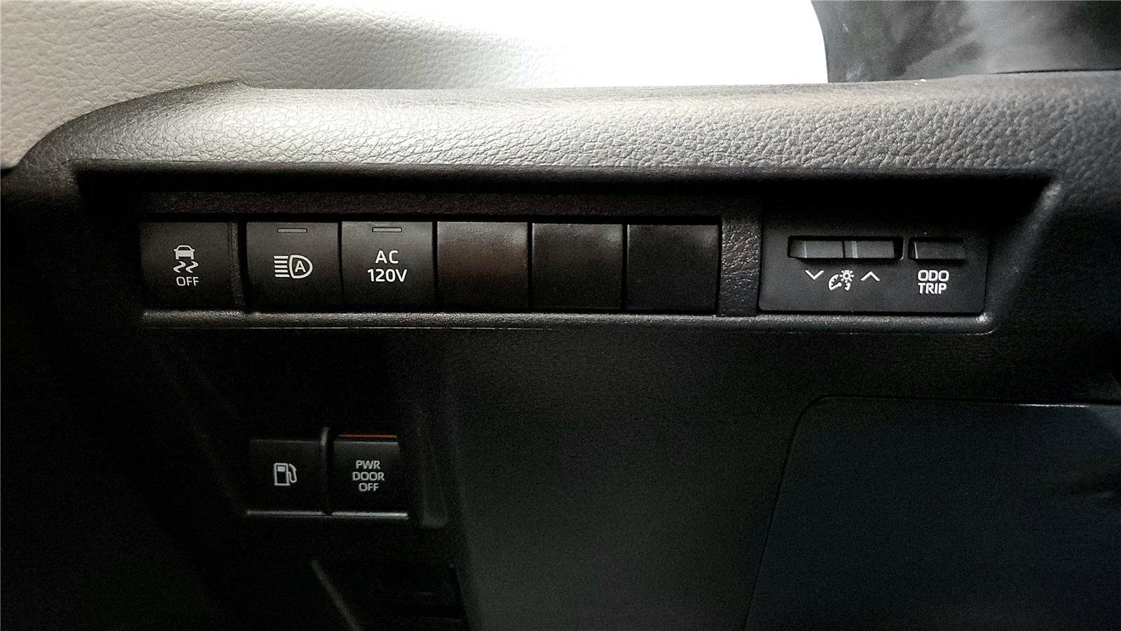 Certified 2025 Toyota Sienna XLE w/ XLE Plus Package image 35