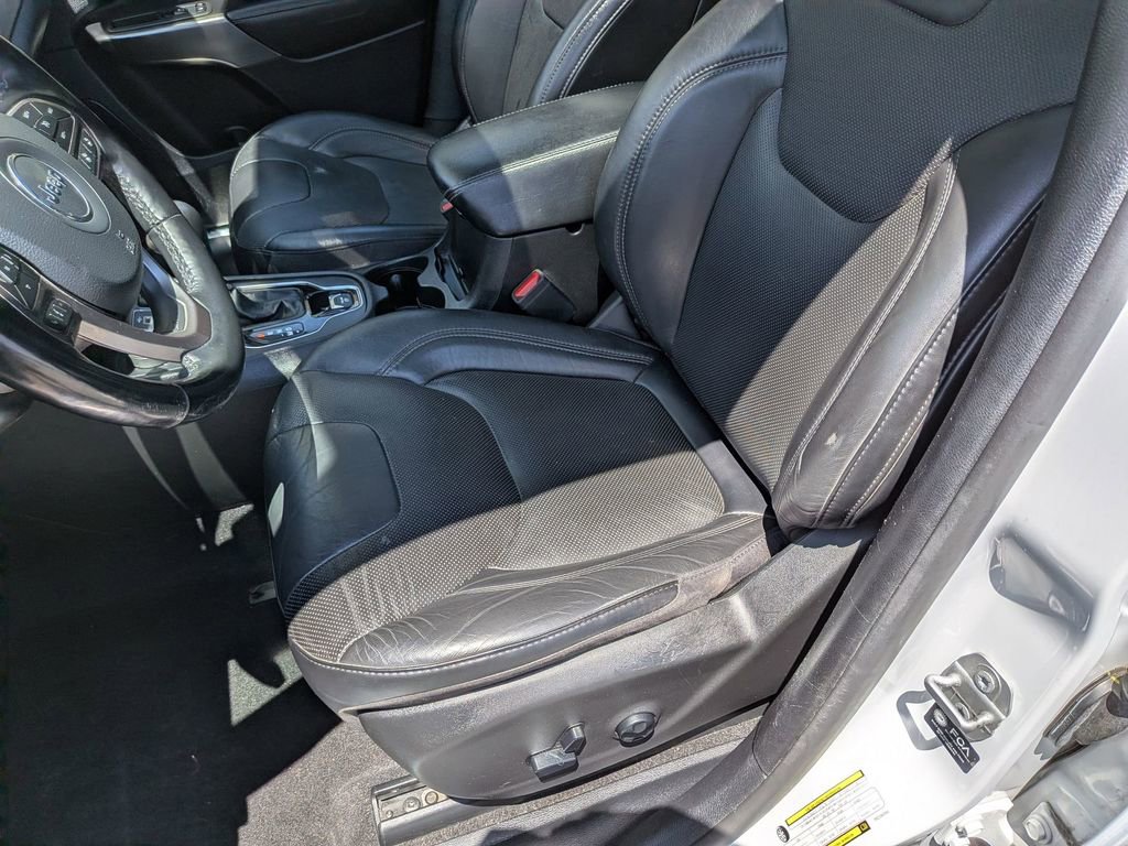 Used 2021 Jeep Cherokee Limited AWD/4WD image 23