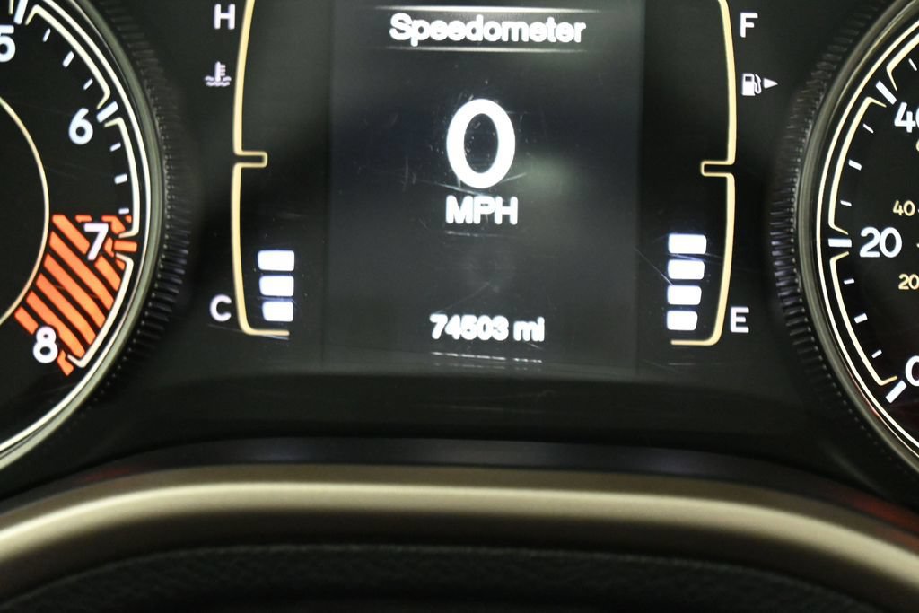 Used 2015 Jeep Cherokee Latitude w/ Comfort/Convenience Group FWD image 18