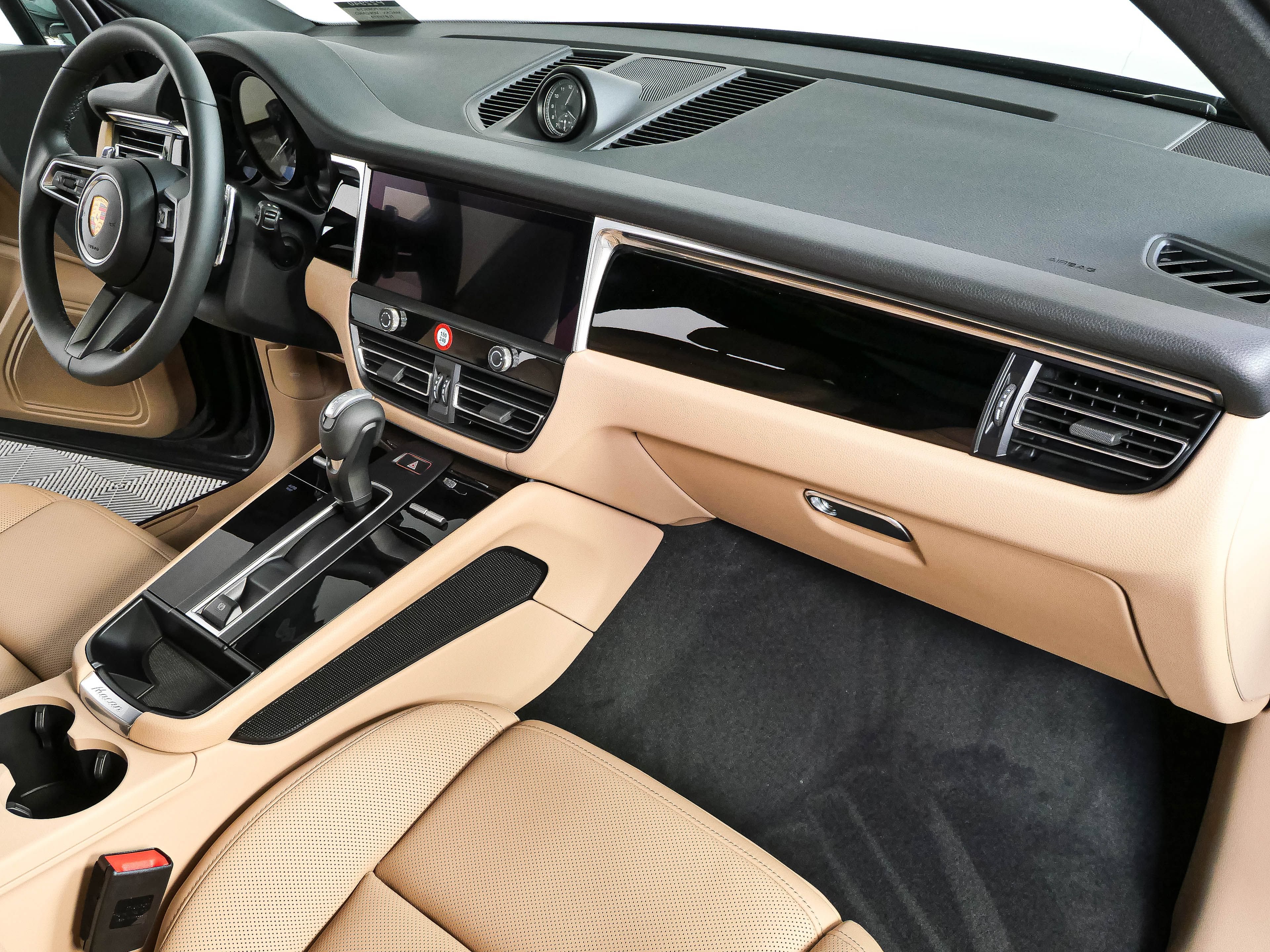 New 2026 Porsche Macan Turbo AWD/4WD image 24