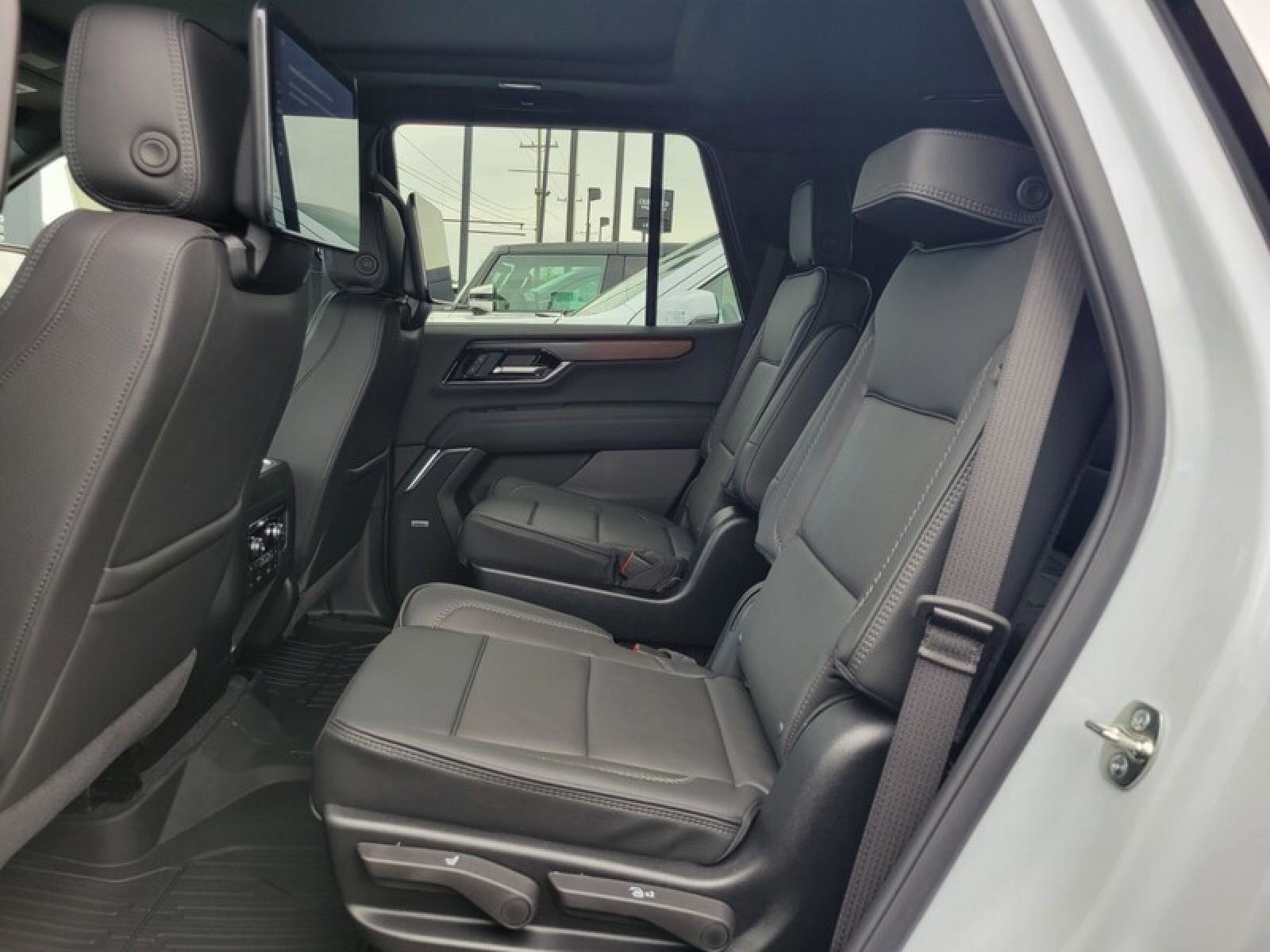 New 2026 GMC Yukon Denali w/ Denali Reserve Package AWD/4WD image 30