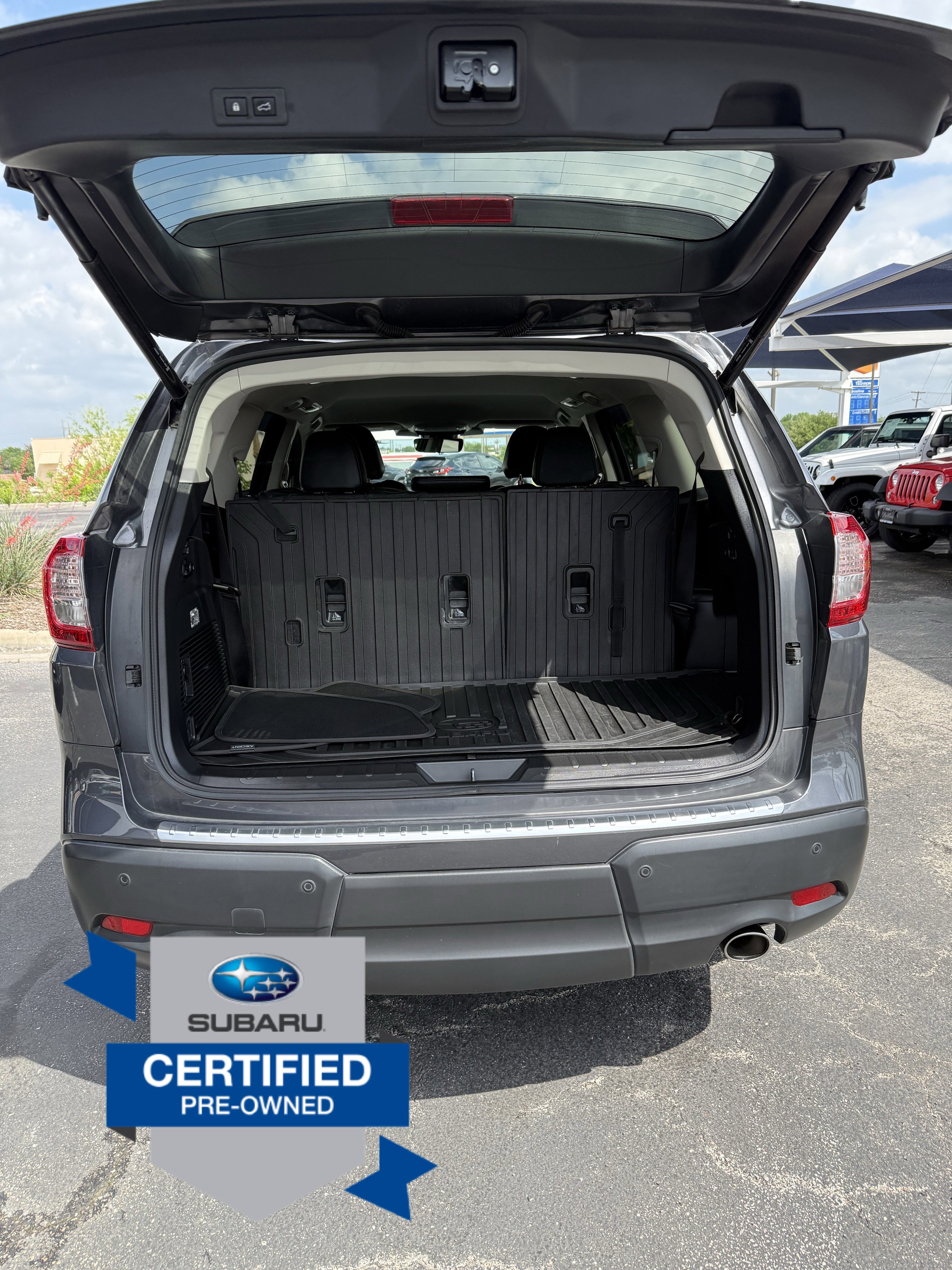 Used 2023 Subaru Ascent Limited AWD/4WD image 9