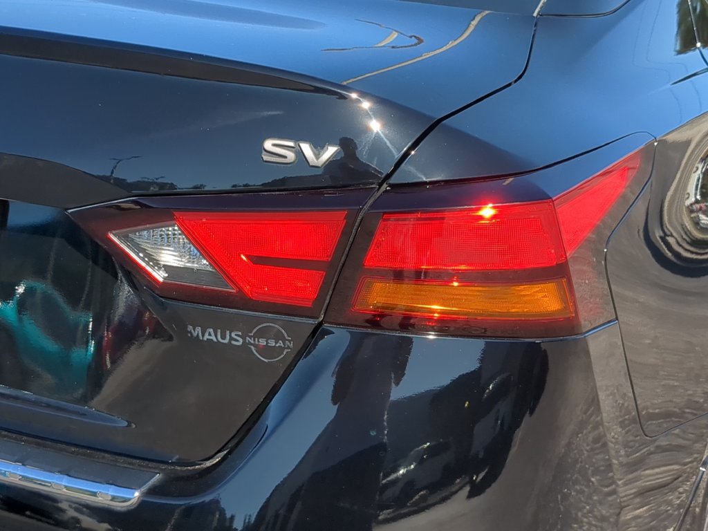 Used 2023 Nissan Altima 2.5 SV FWD image 9