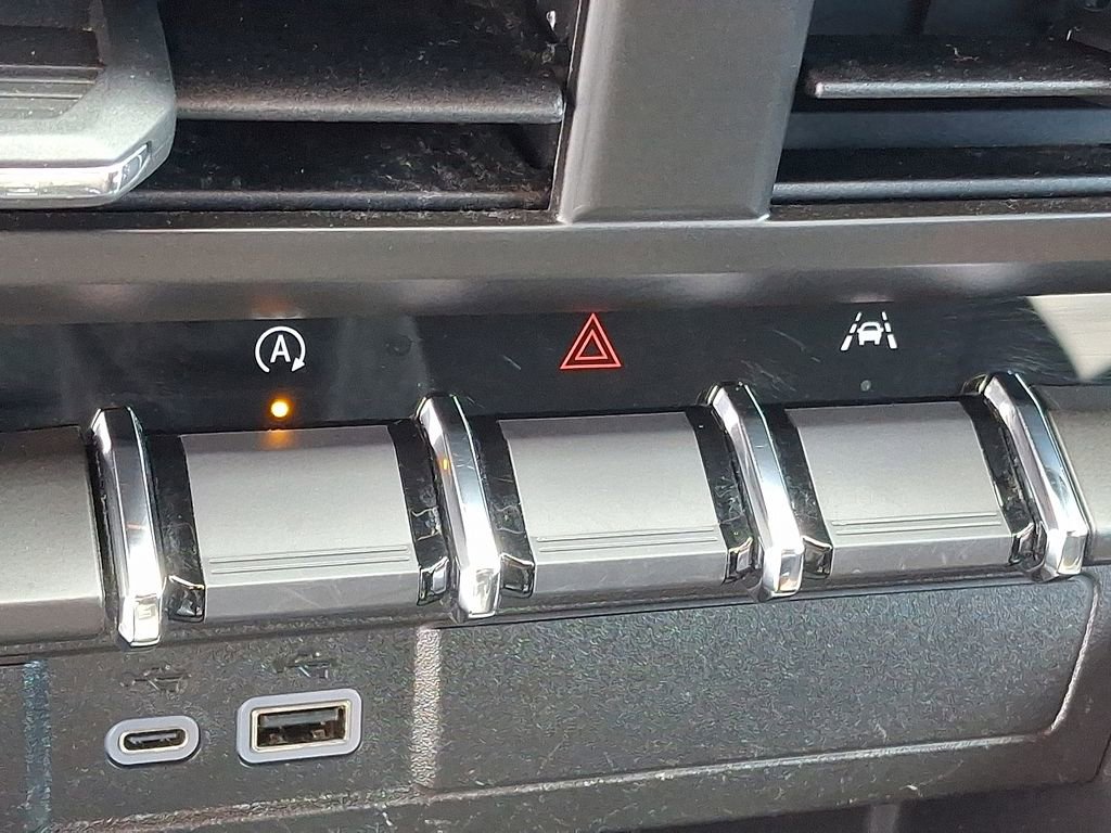 Used 2024 Chevrolet Colorado LT image 26